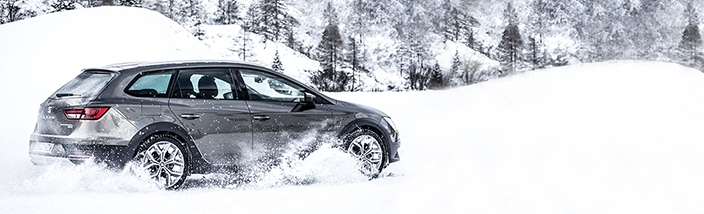 ¿Cómo conducir sobre nieve? Consejos para una conducción segura.